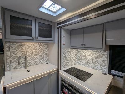2026 Coachmen Entourage — photo 14 view