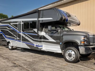 2026 Coachmen Entourage — photo 50 view