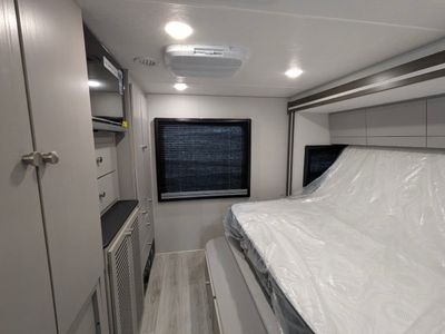 2026 Coachmen Entourage — photo 34 view