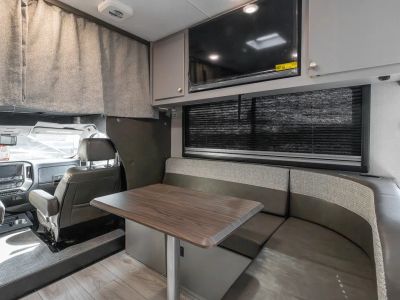 2026 Coachmen Entourage — photo 53 view