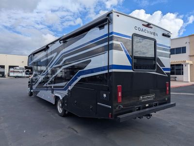 2026 Coachmen Entourage — photo 19 view