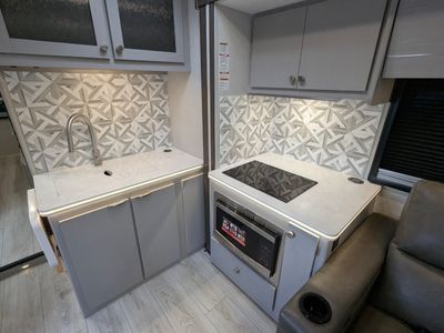 2026 Coachmen Entourage — photo 9 view