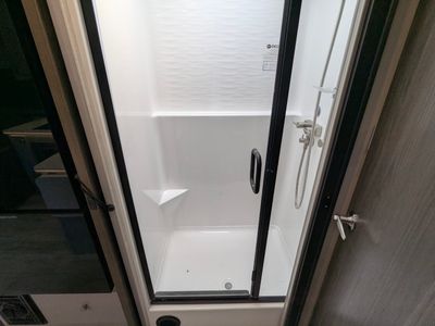 2026 Coachmen Entourage — photo 27 view