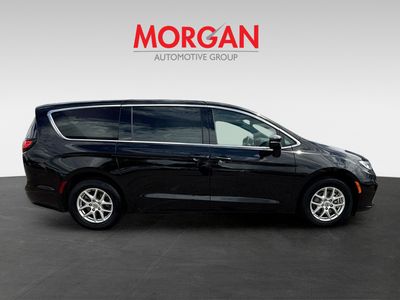 2025 Chrysler Pacifica - Photo 2