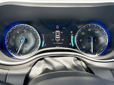 2025 Chrysler Pacifica - Photo 37