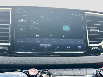 2025 Chrysler Pacifica - Photo 28