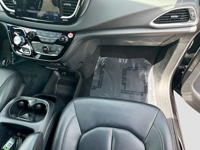 2025 Chrysler Pacifica - Photo 17