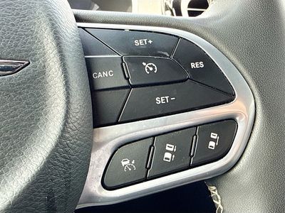 2025 Chrysler Pacifica - Photo 35