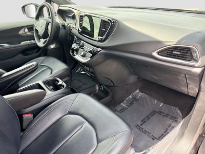 2025 Chrysler Pacifica - Photo 13