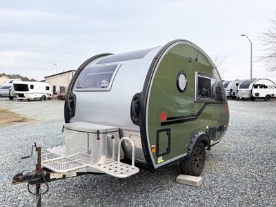 2021 nuCamp TAB 320 S — rear three-quarter view