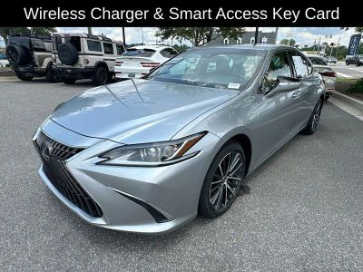 2022 Lexus ES — detail view