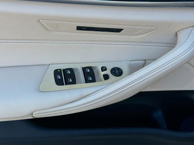 2023 BMW 5 Series — photo 23 view
