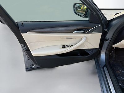2023 BMW 5 Series — photo 22 view