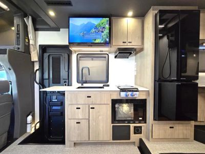 2026 Grand Design LINEAGE SERIES M - Photo 7