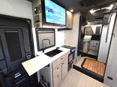 2026 Grand Design LINEAGE SERIES M - Photo 6