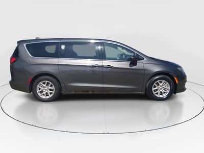 2023 Chrysler Voyager - Photo 8