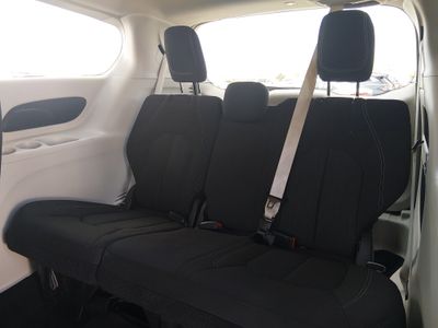 2023 Chrysler Voyager - Photo 17