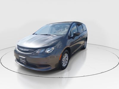 2023 Chrysler Voyager - Photo 3