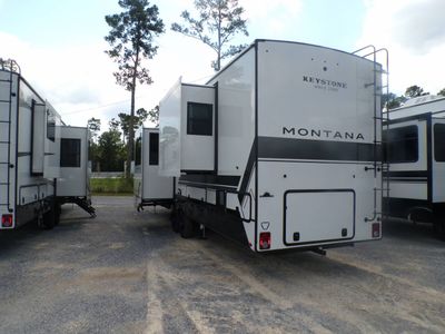 2026 Keystone Montana - Photo 3