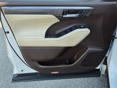 2021 Toyota Highlander - Photo 36