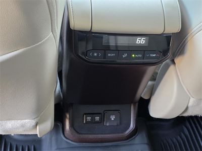 2021 Toyota Highlander - Photo 12