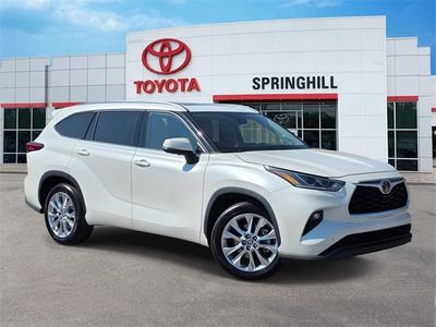 2021 Toyota Highlander - Photo 1