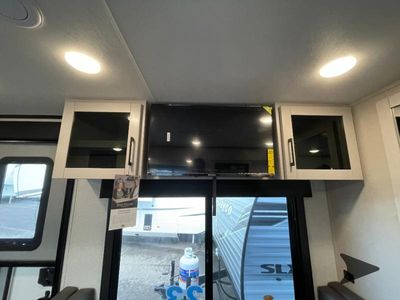 2026 Jayco Jay Feather — photo 16 view