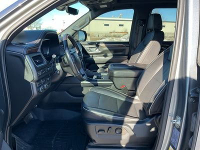 2022 Chevrolet Suburban - Photo 15