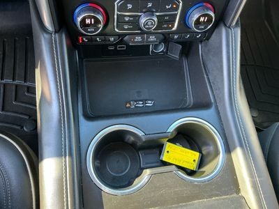 2022 Chevrolet Suburban - Photo 8