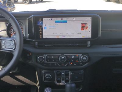 2026 Jeep Gladiator — photo 19 view