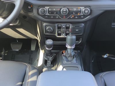 2026 Jeep Gladiator — photo 20 view