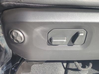 2026 Jeep Gladiator — photo 21 view