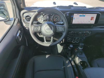 2026 Jeep Gladiator — photo 17 view