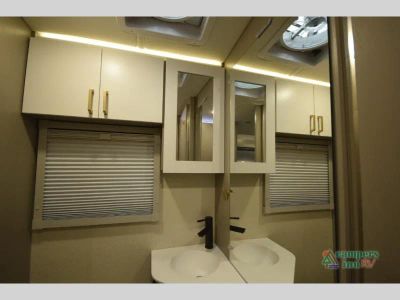 2027 Winnebago View — photo 41 view