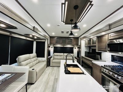 2025 Grand Design Solitude - Photo 4