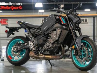 2023 Yamaha MT-09 — front three-quarter view