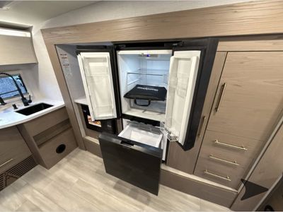 2026 Grand Design Serenova - Photo 11