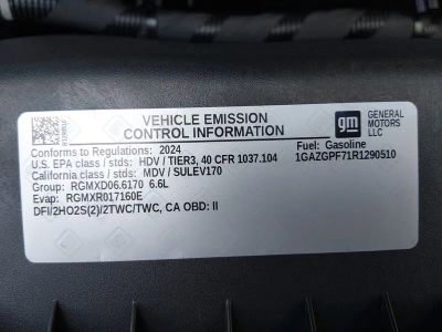 2024 Chevrolet Express Passenger - Photo 10