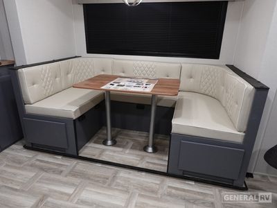 2025 Prime Time RV Tracer — photo 11 view