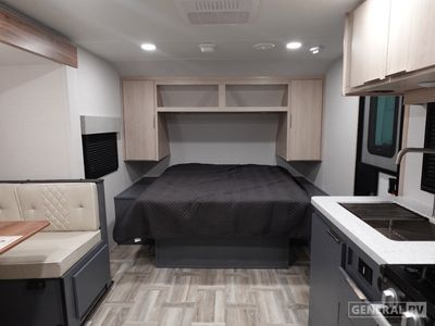 2025 Prime Time RV Tracer — photo 7 view