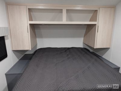 2025 Prime Time RV Tracer — photo 9 view