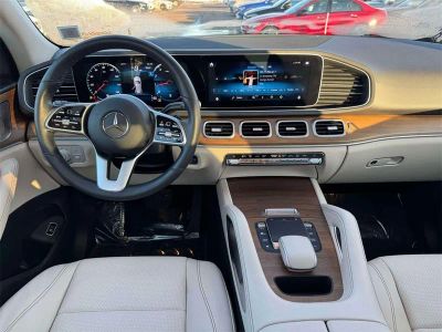 2022 Mercedes-Benz GLE — detail view