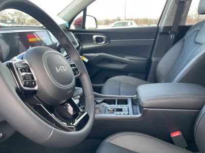 2025 Kia Sorento — photo 9 view