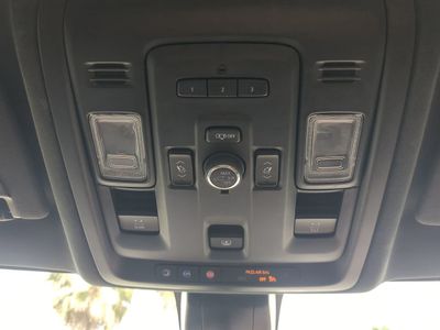 2021 Chevrolet Suburban - Photo 24