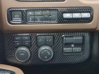 2021 Chevrolet Suburban - Photo 28