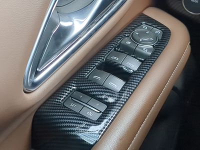 2021 Chevrolet Suburban - Photo 29