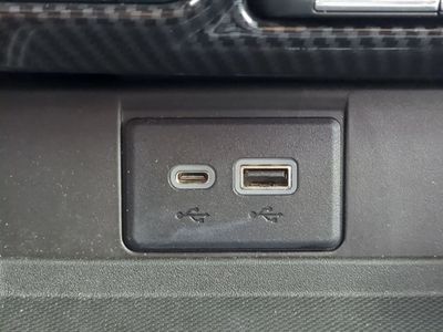 2021 Chevrolet Suburban - Photo 26