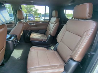 2021 Chevrolet Suburban - Photo 16