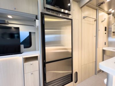 2023 Airstream ATLAS - Photo 12
