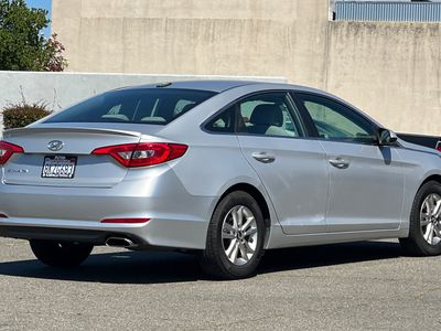 2017 Hyundai Sonata - Photo 2